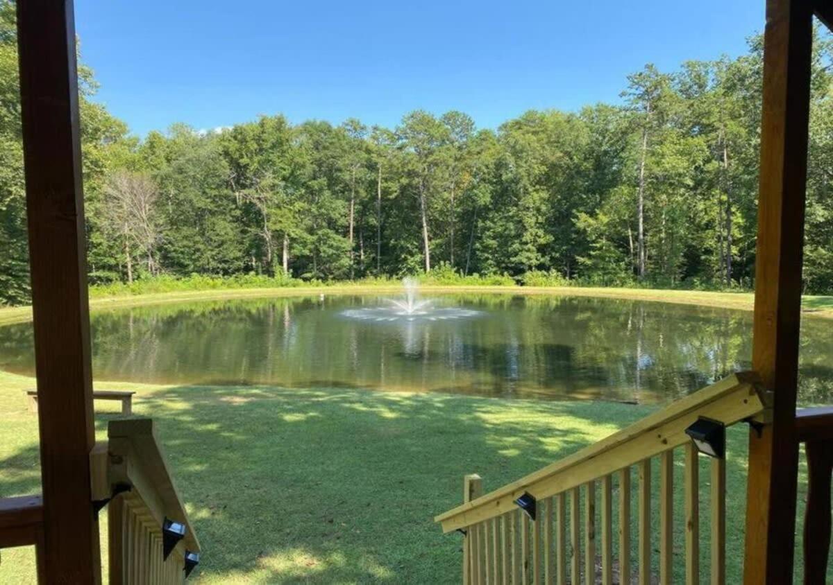 Serene 1Br Cabin Near Nc Z00 With Loft & Waterview Эшборо Экстерьер фото