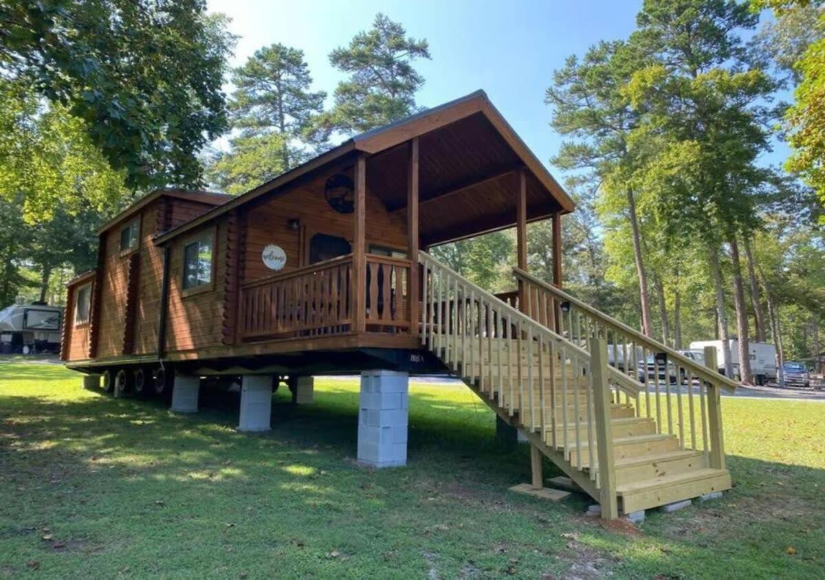 Serene 1Br Cabin Near Nc Z00 With Loft & Waterview Эшборо Экстерьер фото